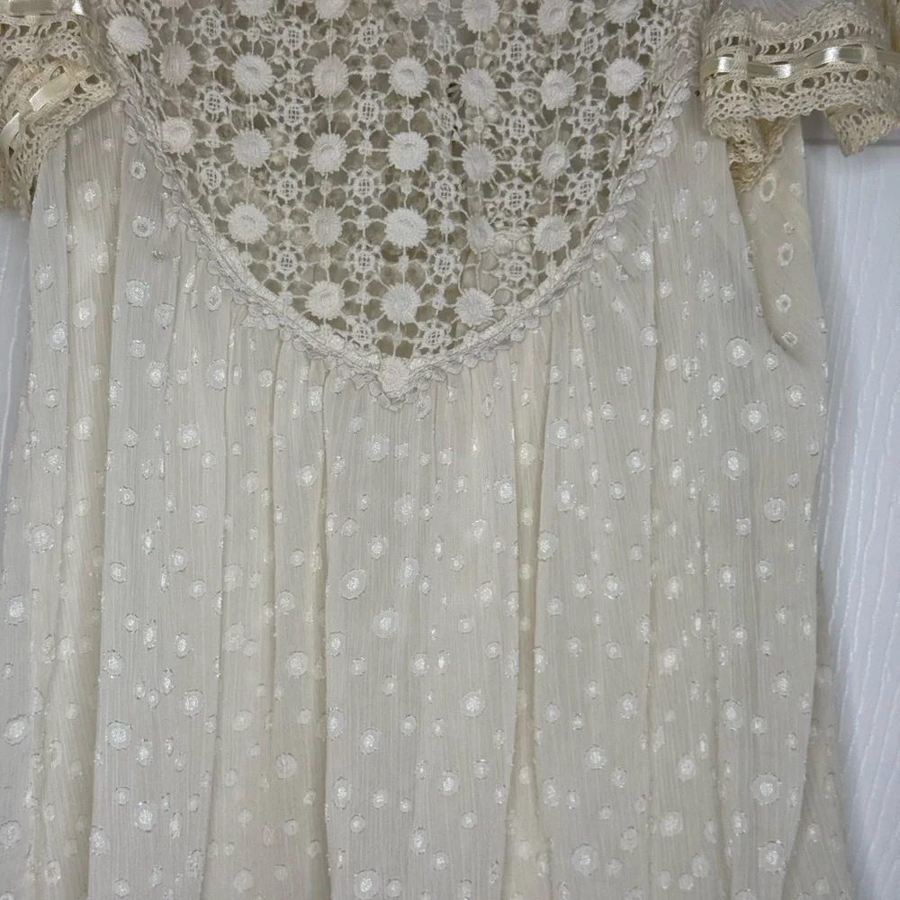 Lilly Mason Bohemia Style Dress Size M Women's with Dip-Dye Cream and Beige Lace - Picture 9 of 11